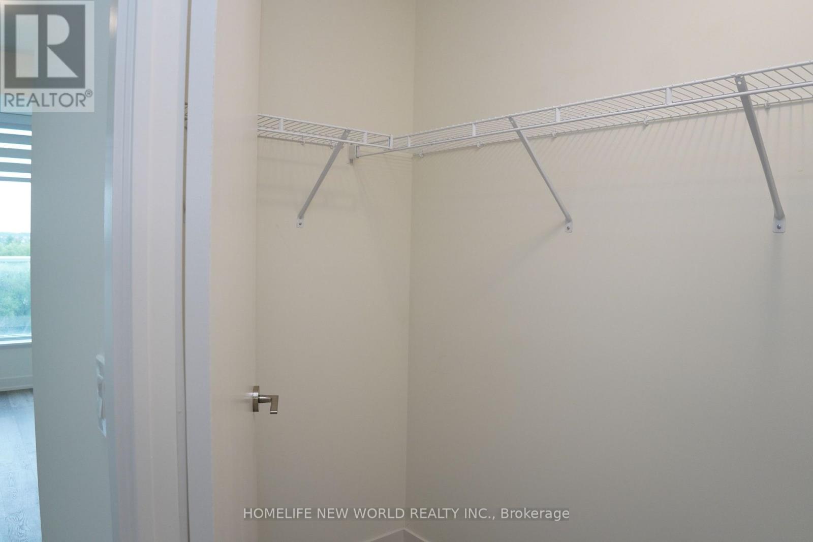 Photo 18 of 706 6 David Eyer Road, Richmond Hill ON