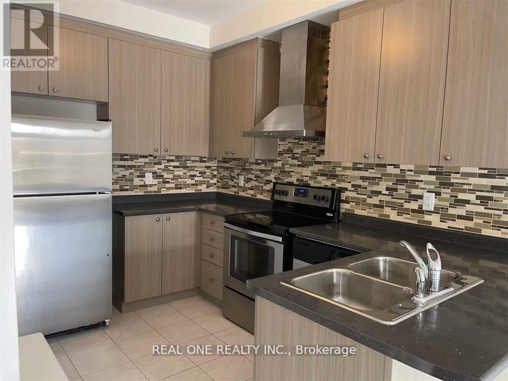 Photo 1 of 29 Paper Mills Crescent, Richmond Hill ON
