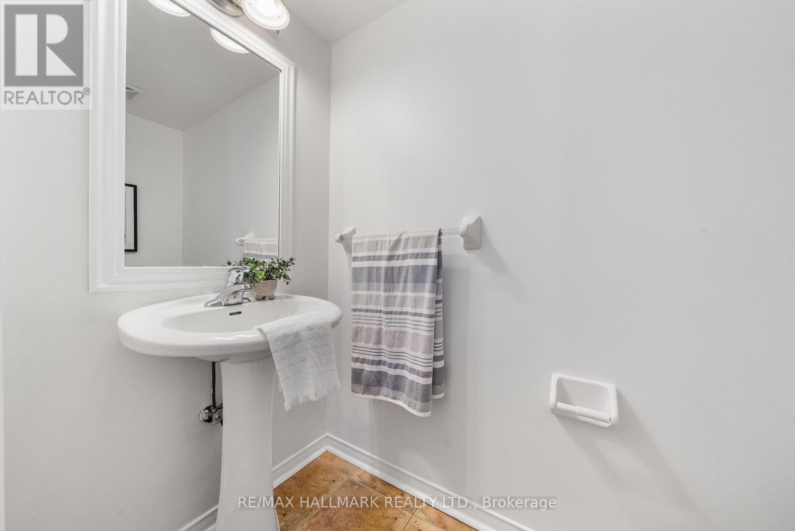 Photo 23 of 213 308 John Street, Markham ON