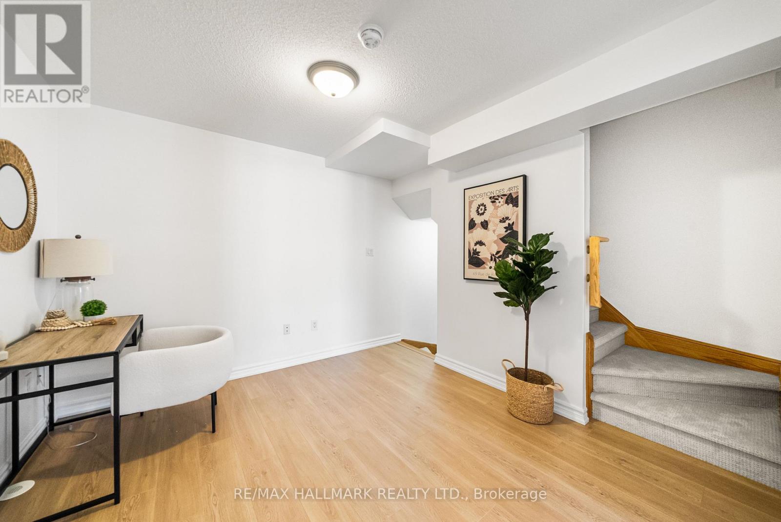 Photo 7 of 213 308 John Street, Markham ON