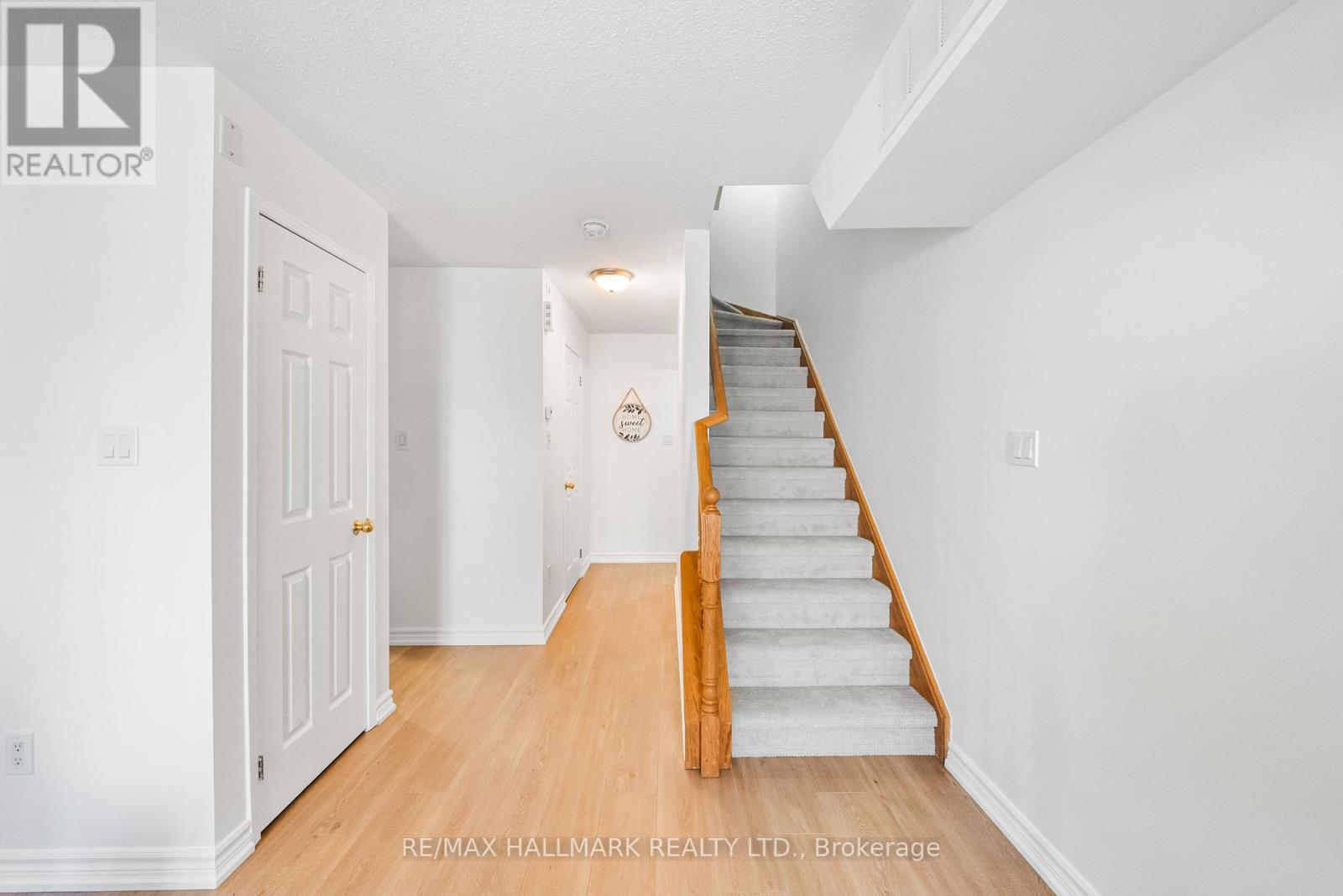 Photo 8 of 213 308 John Street, Markham ON