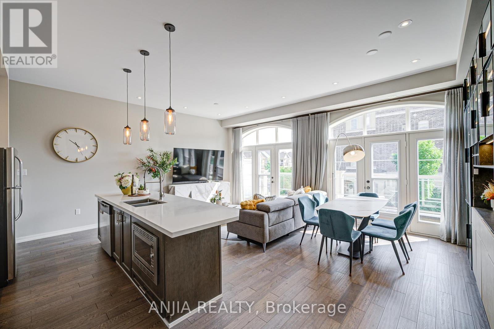 Photo 12 of 156 Glad Park Avenue, Whitchurchstouffville ON