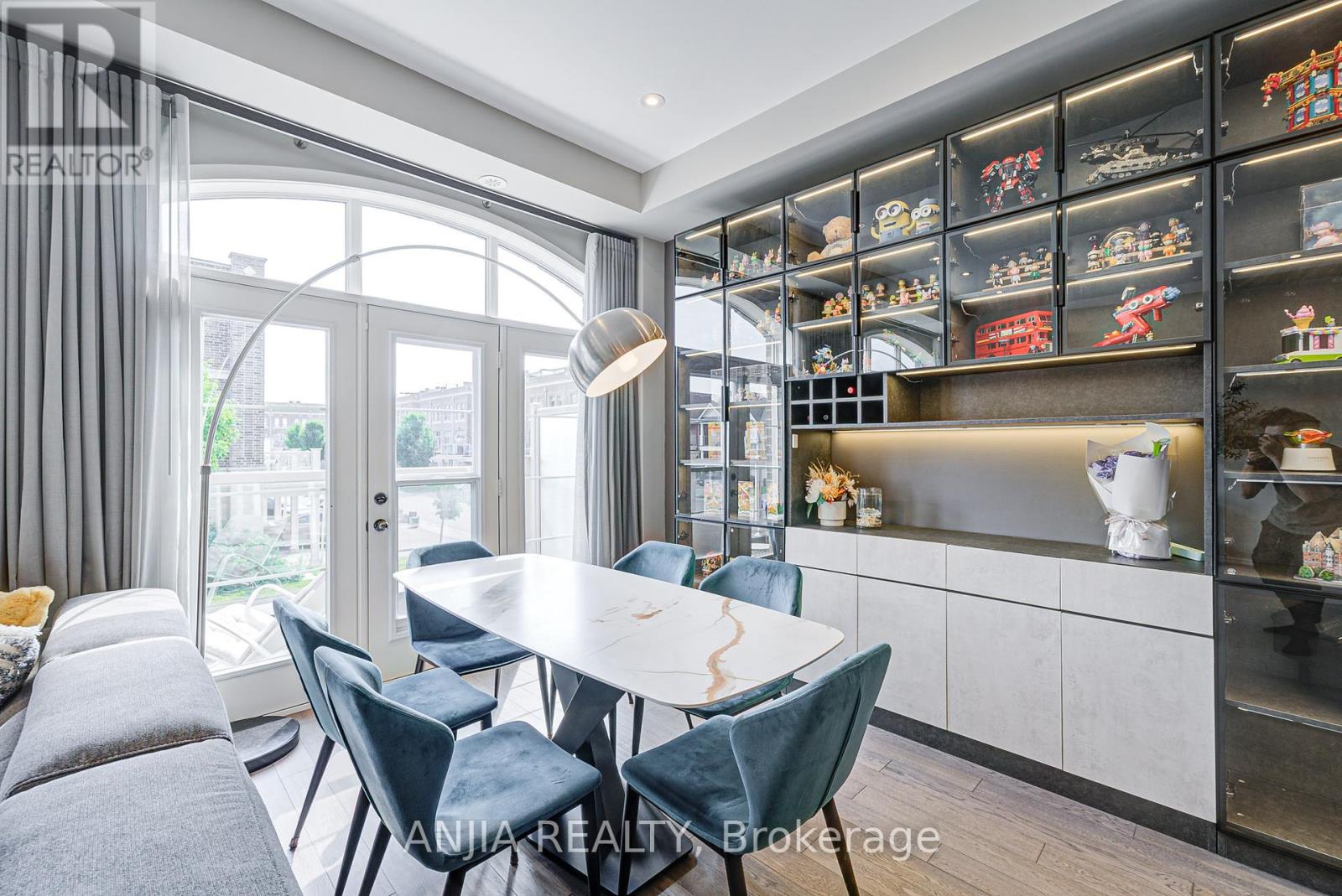 Photo 23 of 156 Glad Park Avenue, Whitchurchstouffville ON