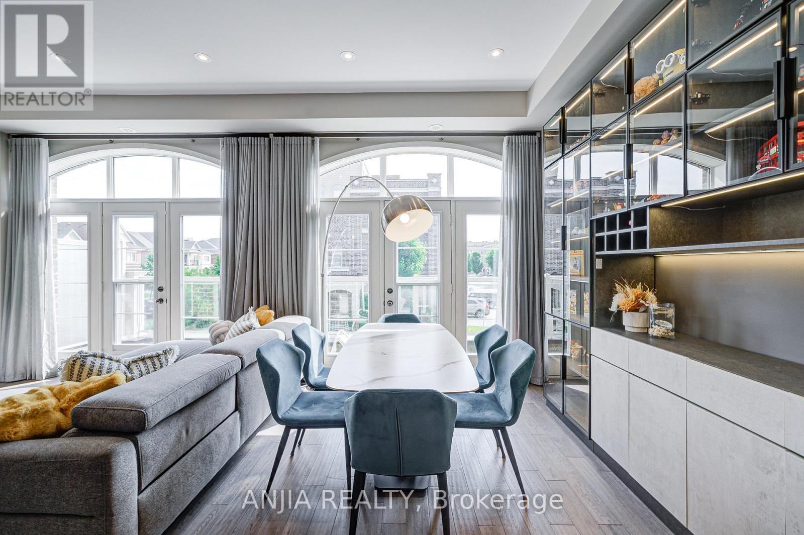 Photo 24 of 156 Glad Park Avenue, Whitchurchstouffville ON