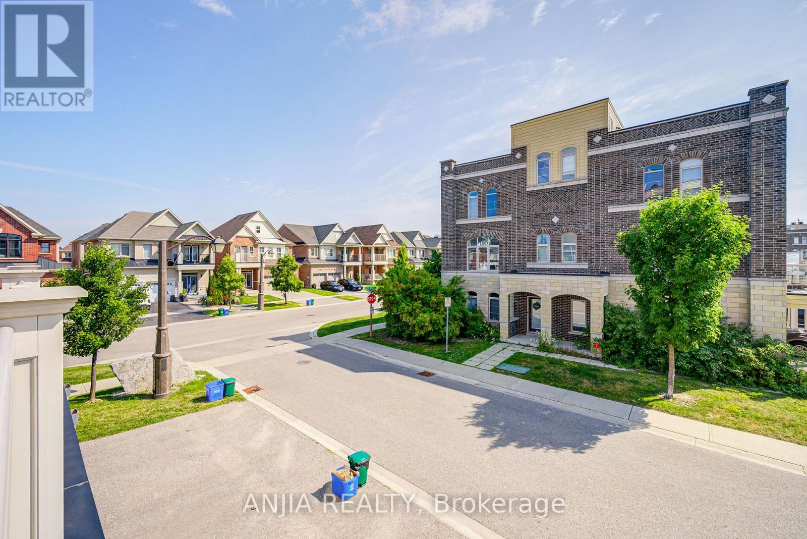 Photo 27 of 156 Glad Park Avenue, Whitchurchstouffville ON