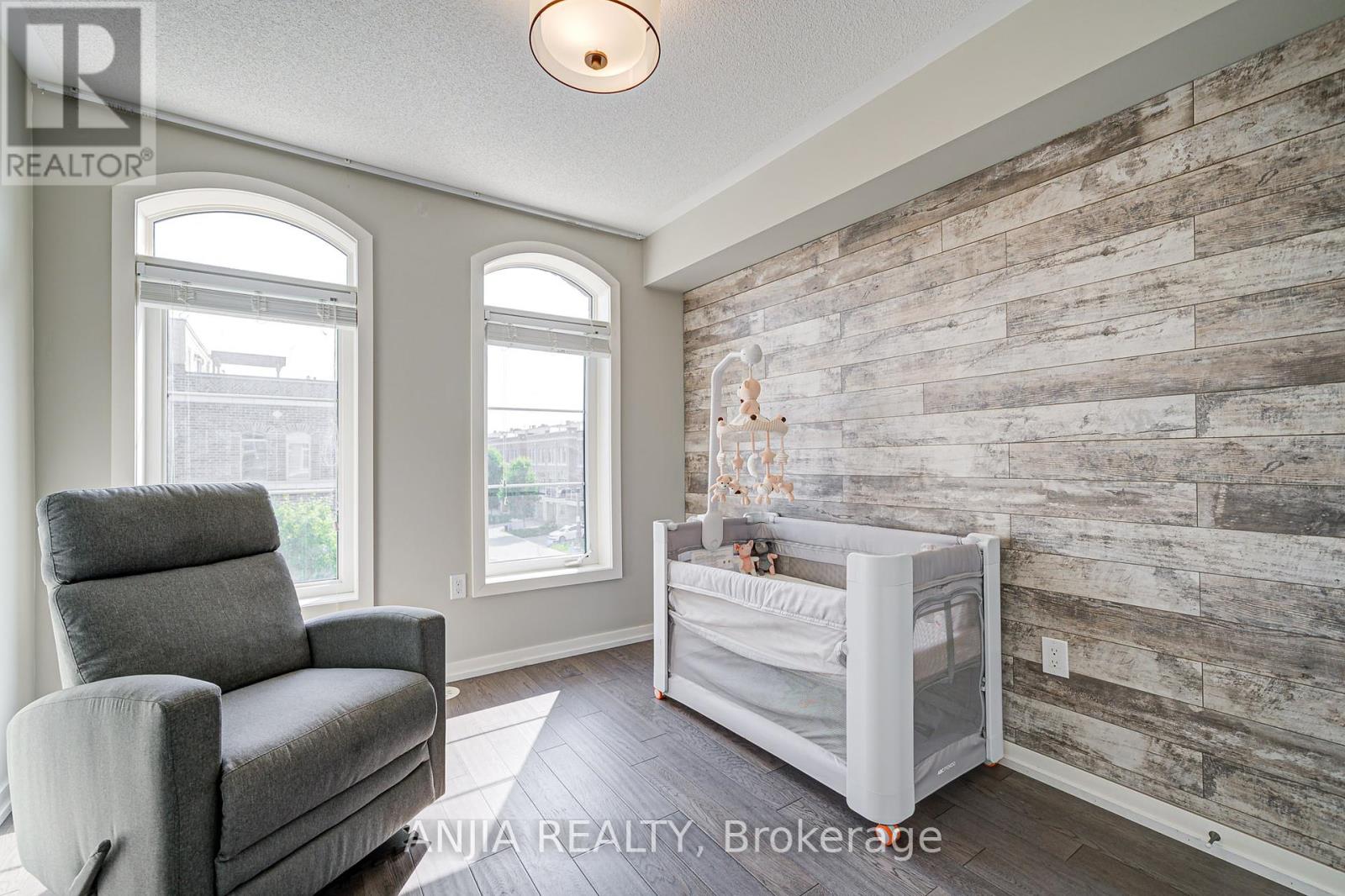Photo 33 of 156 Glad Park Avenue, Whitchurchstouffville ON