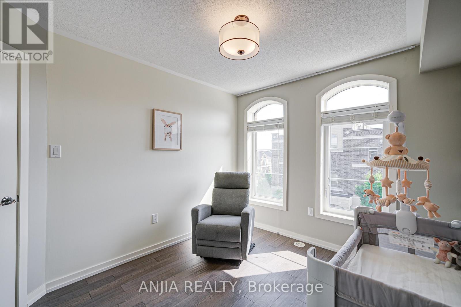 Photo 34 of 156 Glad Park Avenue, Whitchurchstouffville ON
