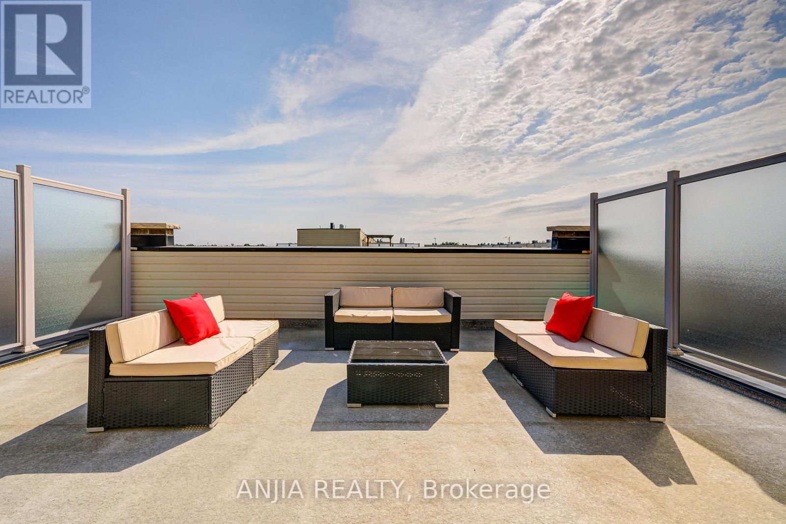 Photo 45 of 156 Glad Park Avenue, Whitchurchstouffville ON