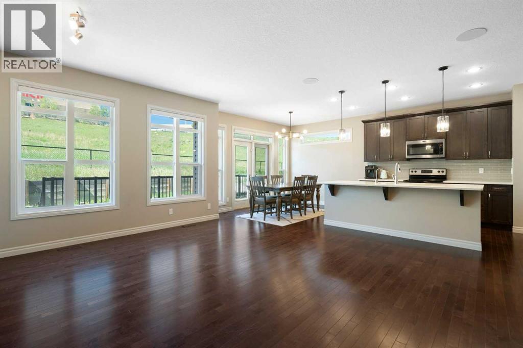 Single Family House for Sale in  Sherwood Mount NW Sherwood Calgary 