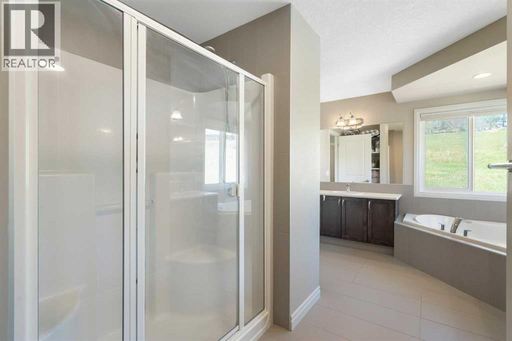 Single Family House for Sale in  Sherwood Mount NW Sherwood Calgary 