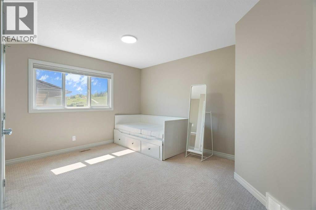 Single Family House for Sale in  Sherwood Mount NW Sherwood Calgary 