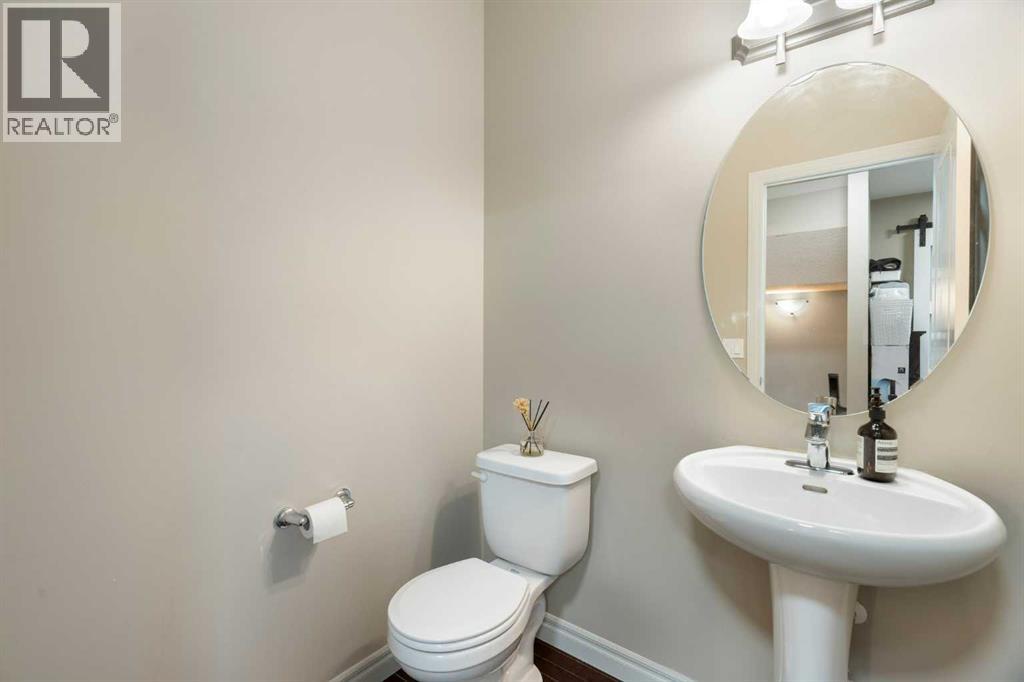 Single Family House for Sale in  Sherwood Mount NW Sherwood Calgary 