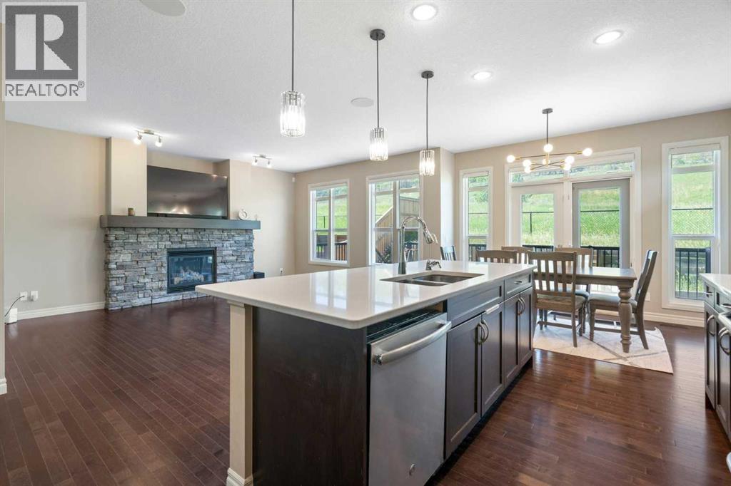 Single Family House for Sale in  Sherwood Mount NW Sherwood Calgary 