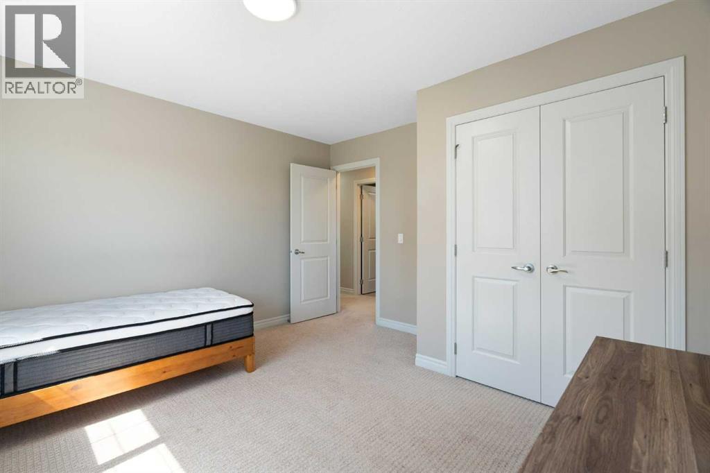 Single Family House for Sale in  Sherwood Mount NW Sherwood Calgary 