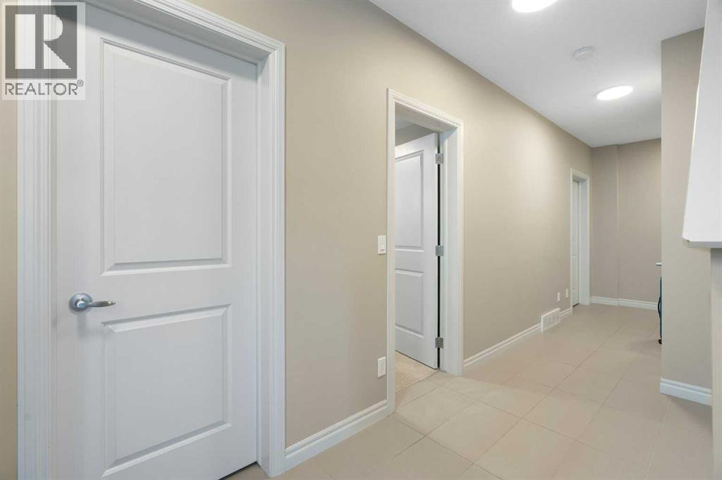 Single Family House for Sale in  Sherwood Mount NW Sherwood Calgary 