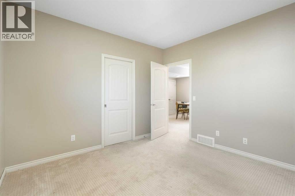 Single Family House for Sale in  Sherwood Mount NW Sherwood Calgary 