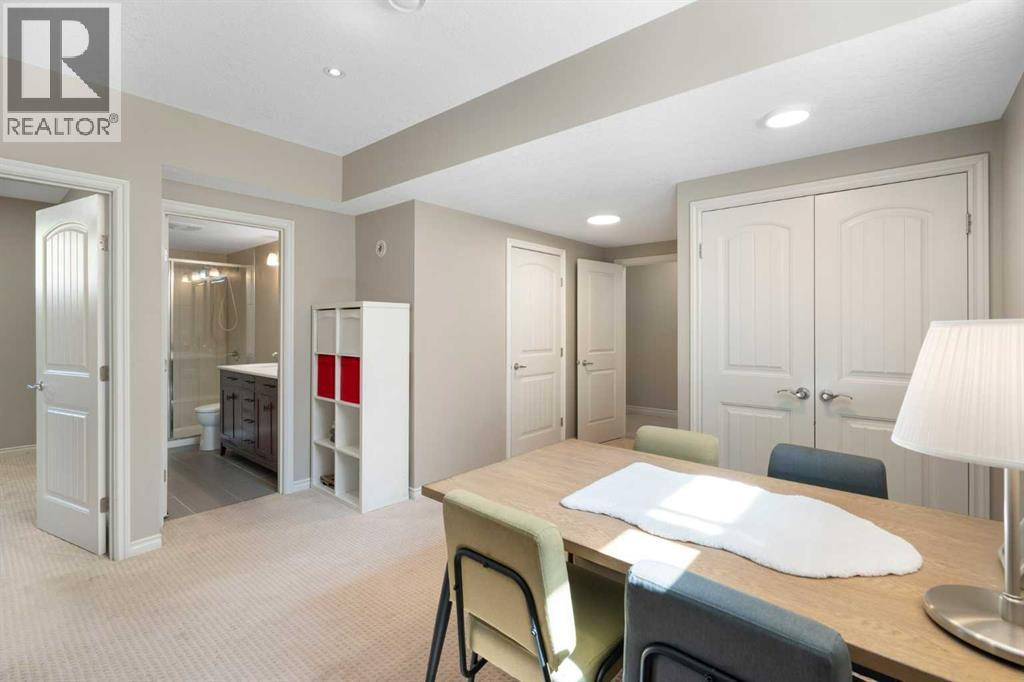 Single Family House for Sale in  Sherwood Mount NW Sherwood Calgary 