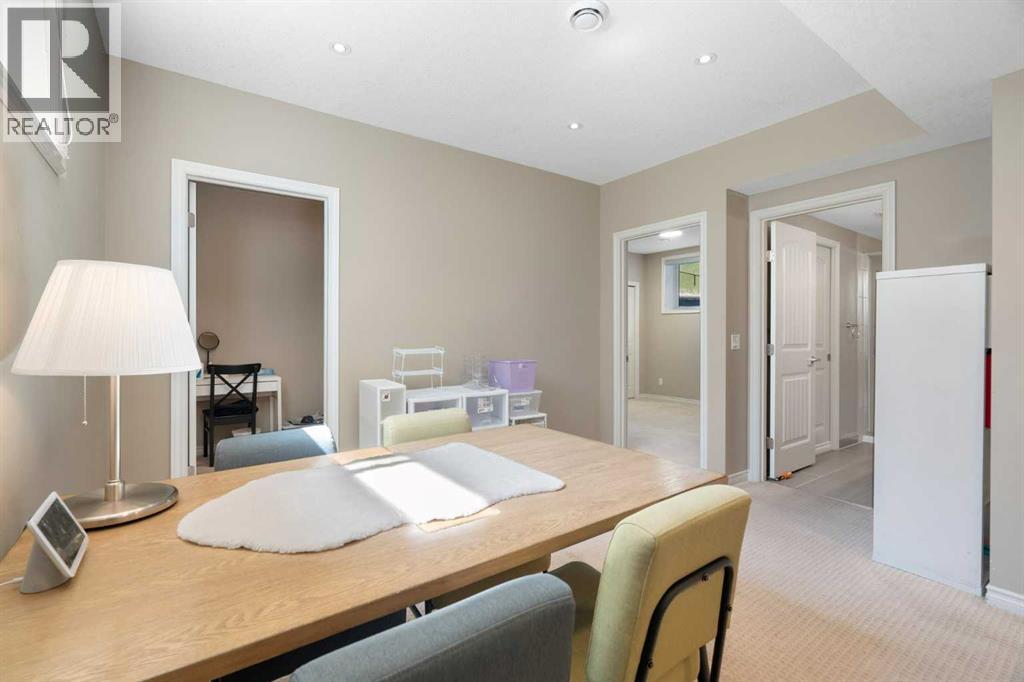 Single Family House for Sale in  Sherwood Mount NW Sherwood Calgary 