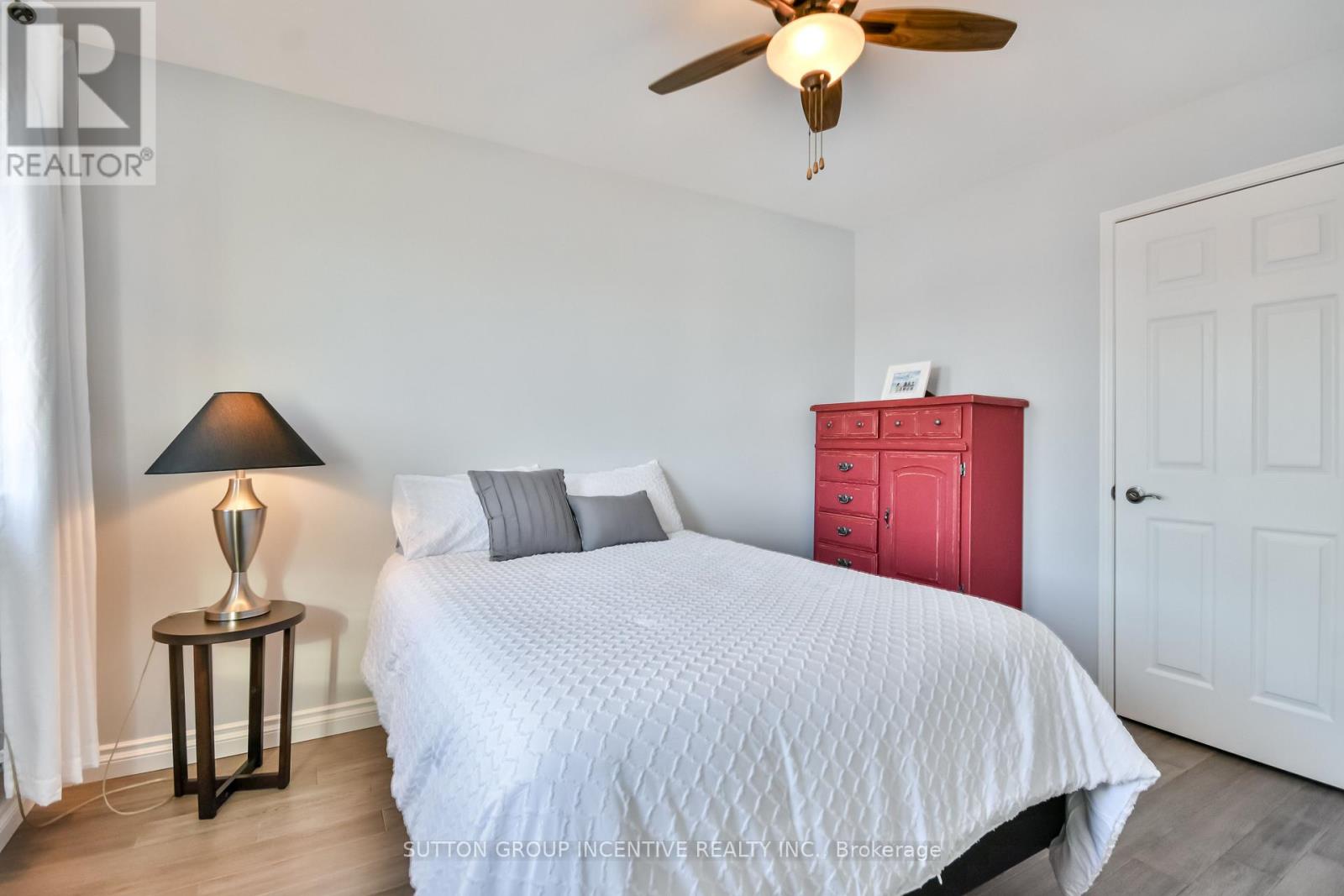 Photo 20 of 53 Taylor Drive, Barrie ON