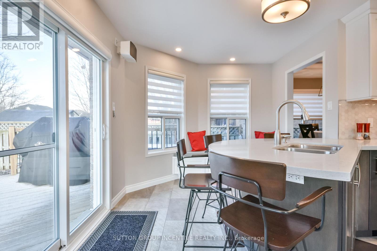 Photo 9 of 53 Taylor Drive, Barrie ON