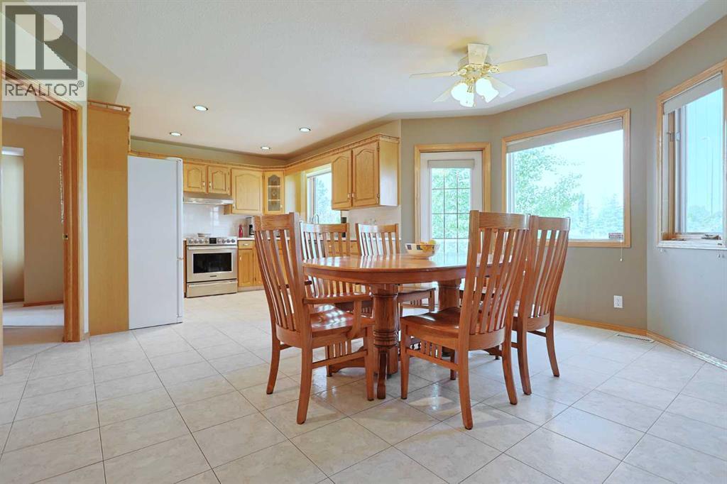 Photo 3 of 116 Hampshire Grove Nw, Calgary AB