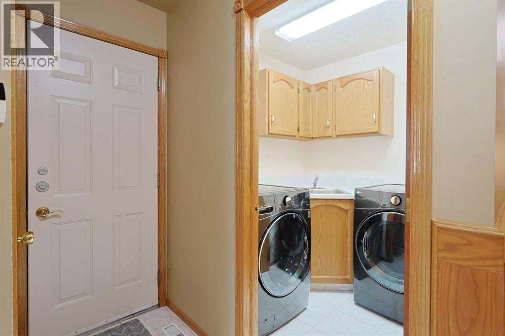 Photo 15 of 116 Hampshire Grove Nw, Calgary AB