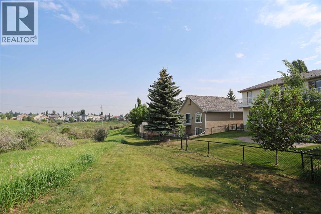 Photo 42 of 116 Hampshire Grove Nw, Calgary AB