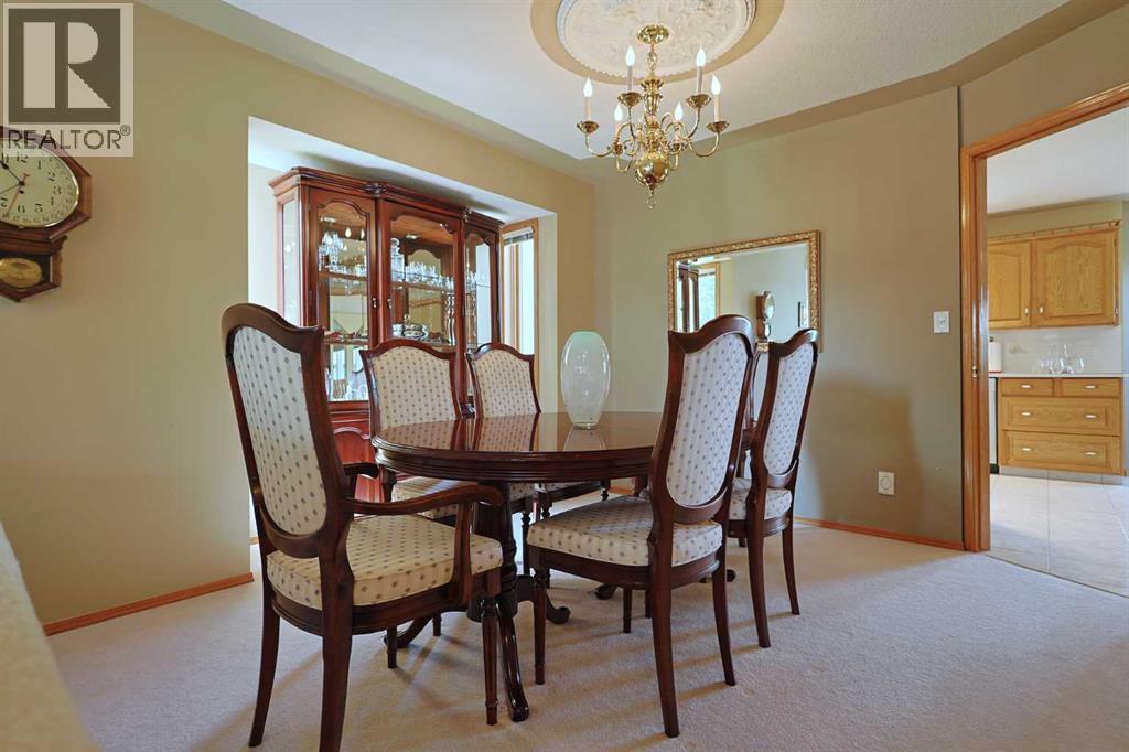 Photo 8 of 116 Hampshire Grove Nw, Calgary AB