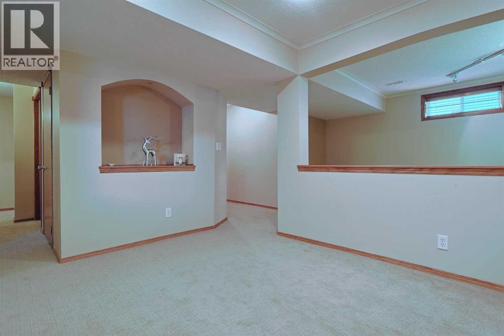 Photo 32 of 116 Hampshire Grove Nw, Calgary AB