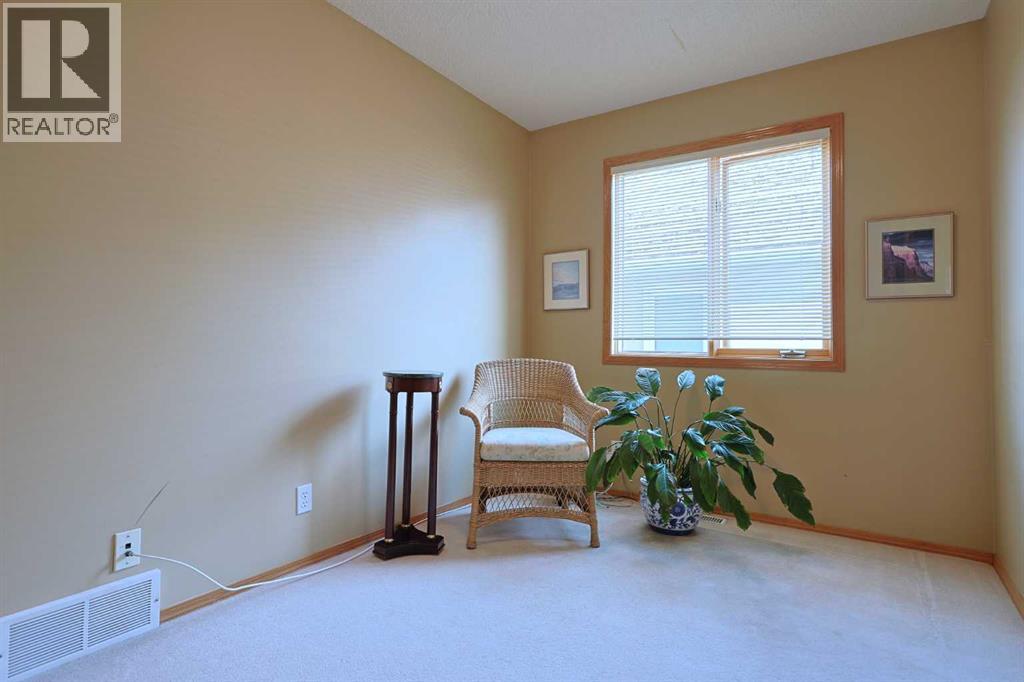 Photo 13 of 116 Hampshire Grove Nw, Calgary AB