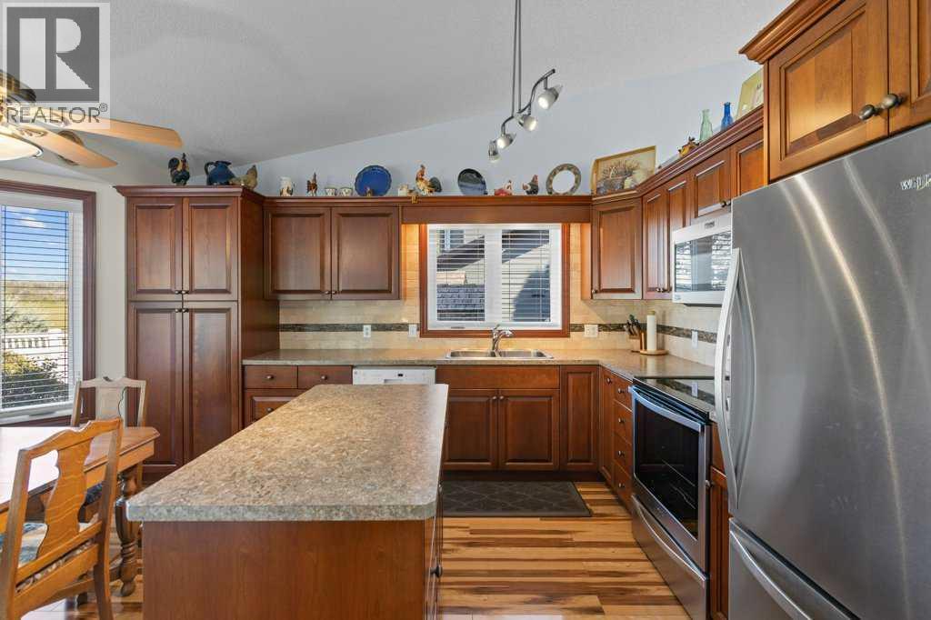 Photo 10 of 179 Douglasbank Drive Se, Calgary AB