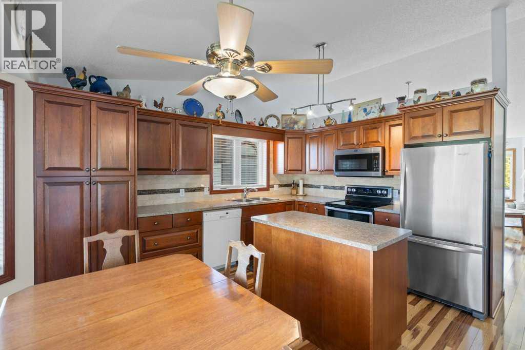Photo 12 of 179 Douglasbank Drive Se, Calgary AB