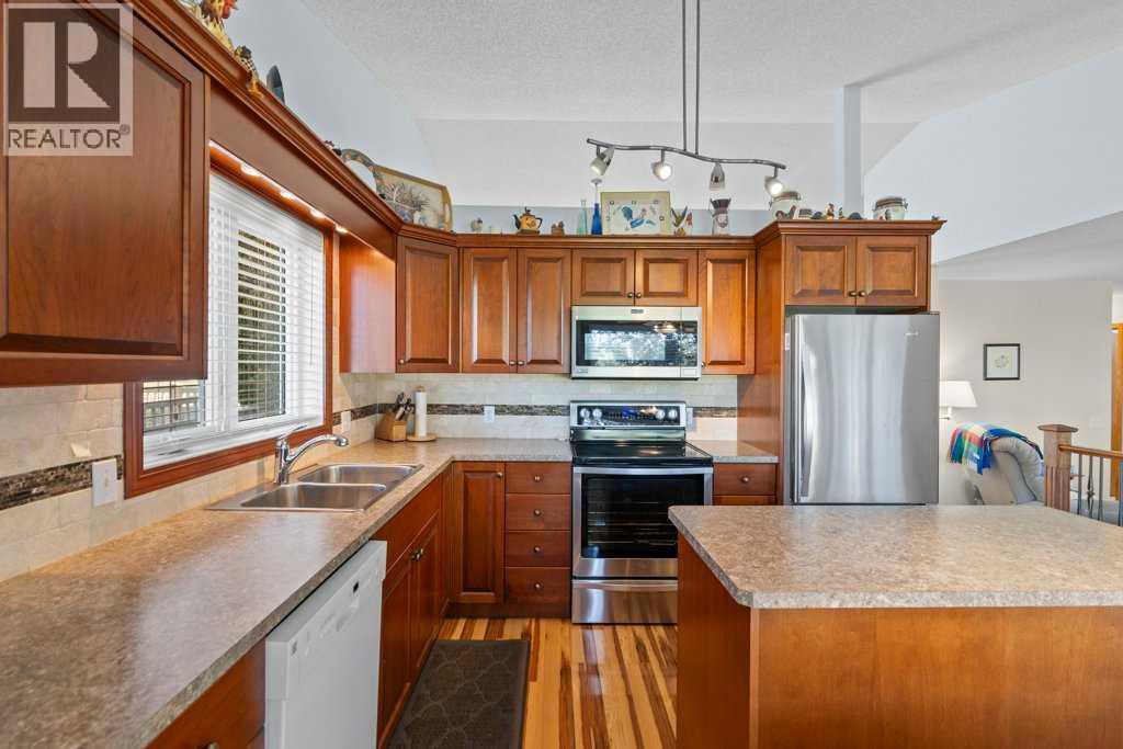 Photo 14 of 179 Douglasbank Drive Se, Calgary AB