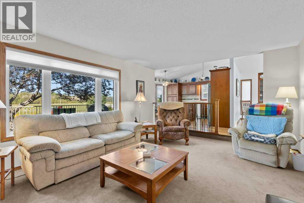 Photo 19 of 179 Douglasbank Drive Se, Calgary AB