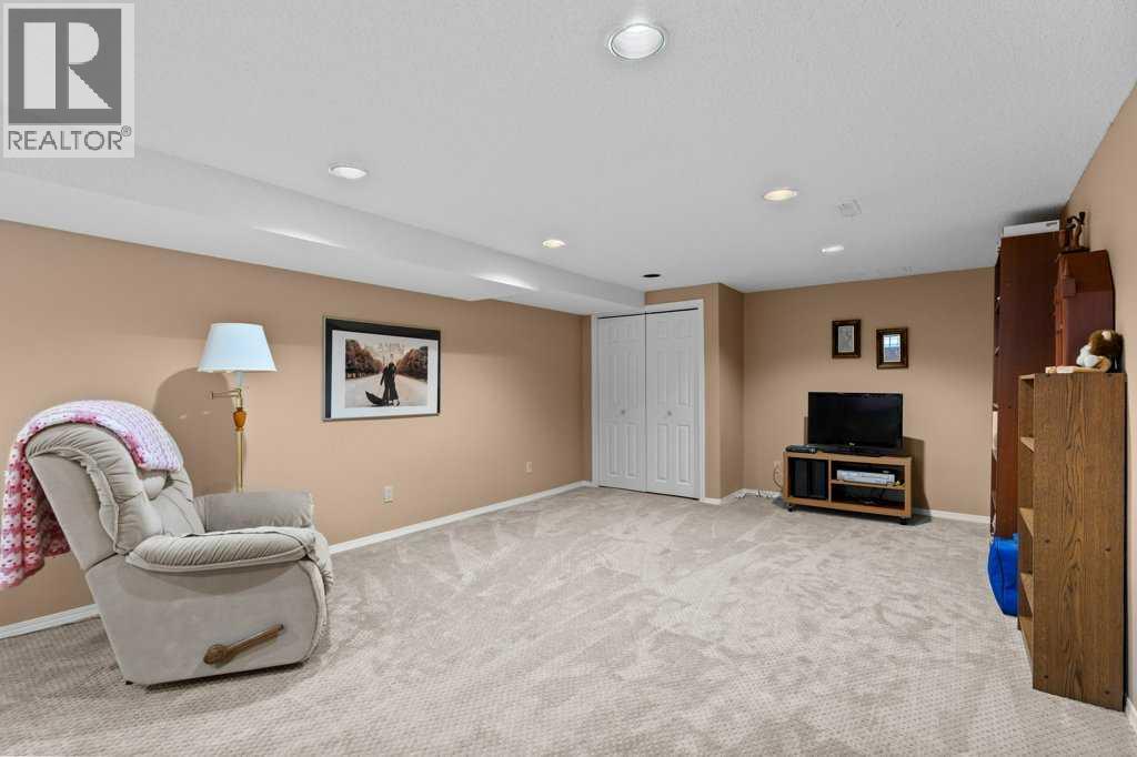 Photo 36 of 179 Douglasbank Drive Se, Calgary AB