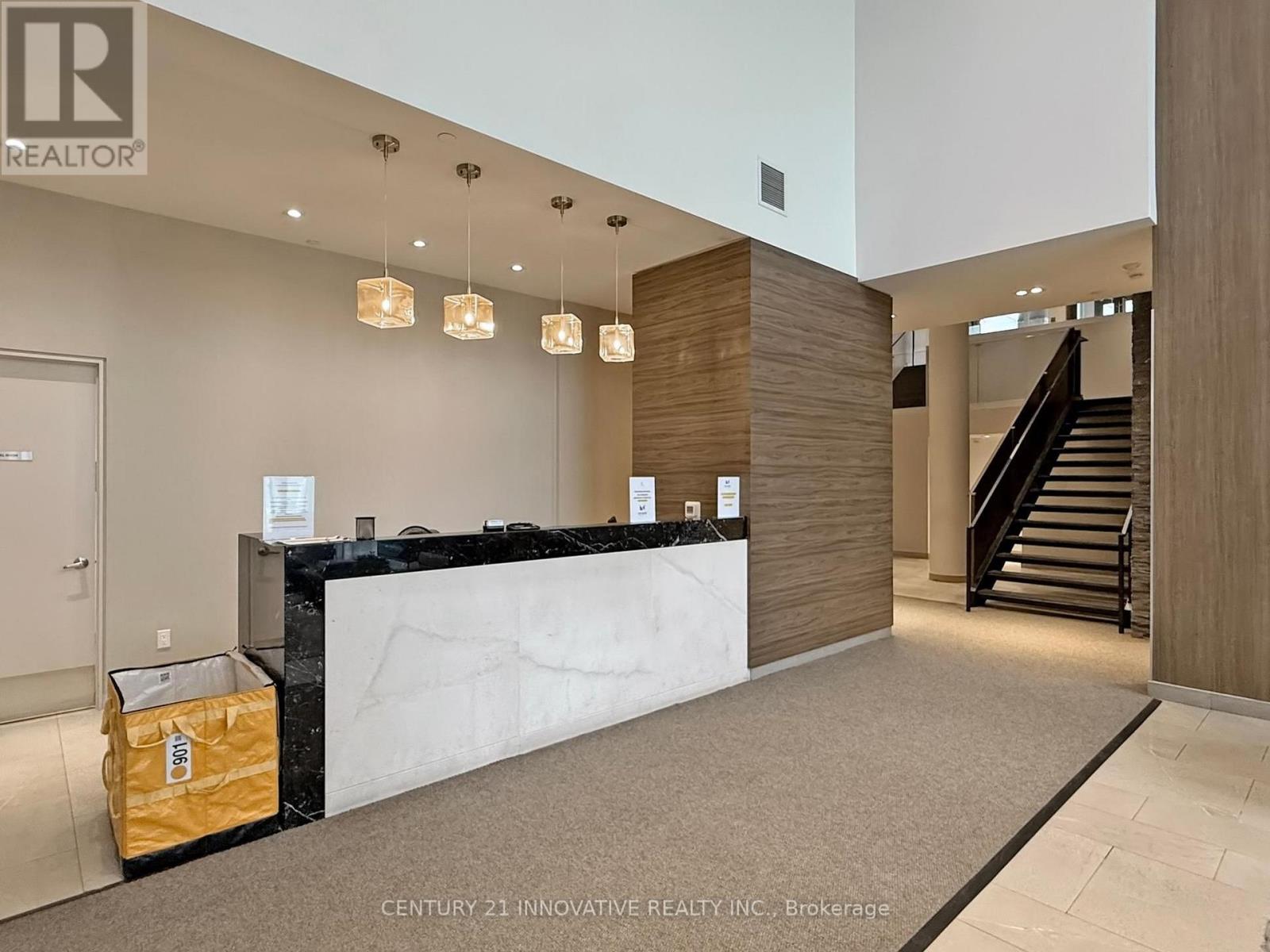 Photo 3 of 2304 10 Deerlick Court, Toronto ON