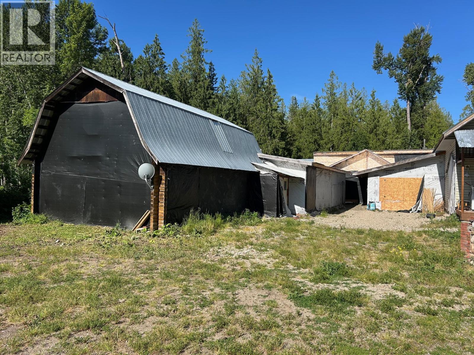 3854 Trinity Valley Road, Enderby