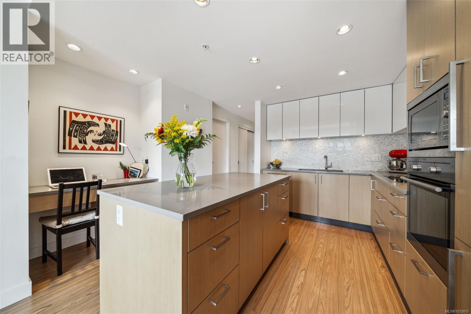 409 838 Broughton Street, Victoria