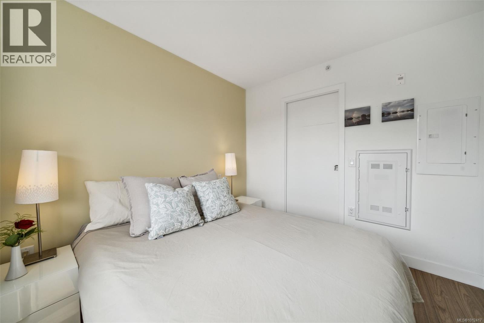 409 838 Broughton Street, Victoria
