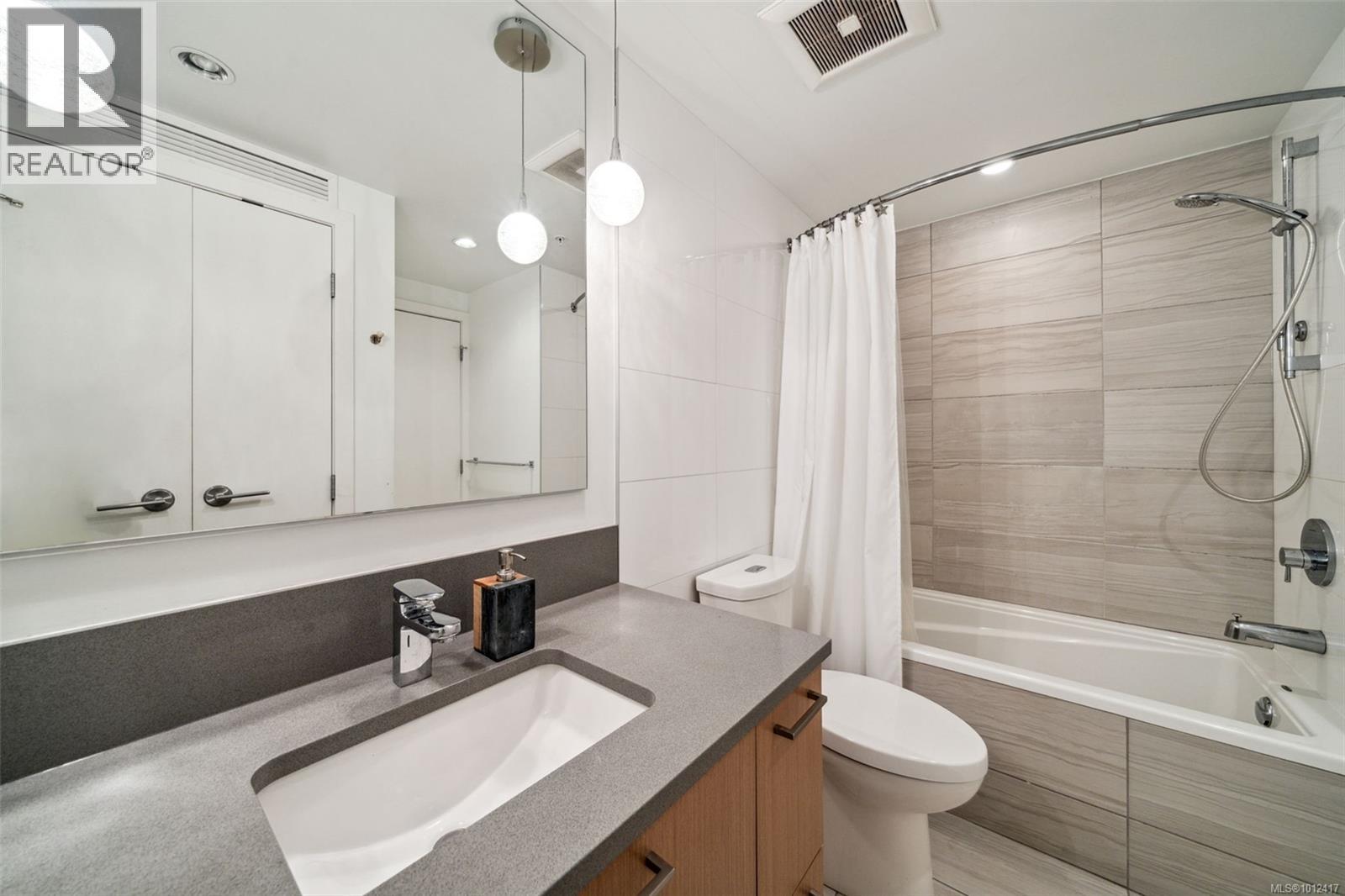 409 838 Broughton Street, Victoria