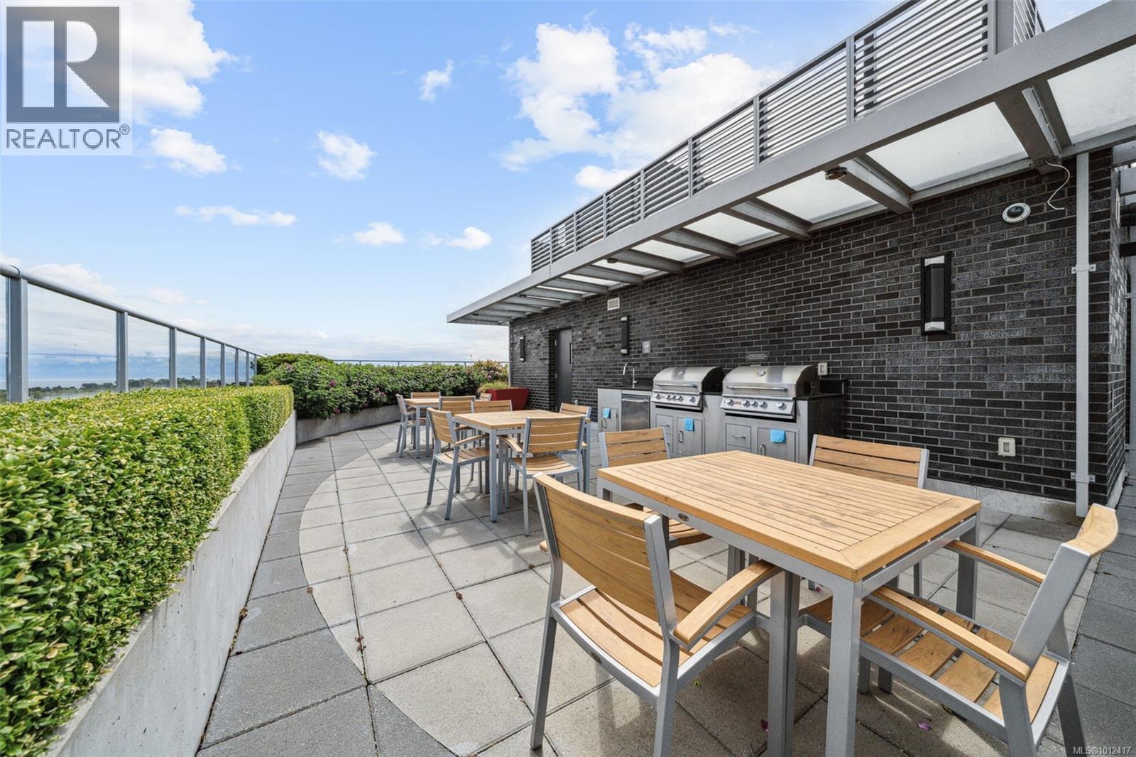 409 838 Broughton Street, Victoria