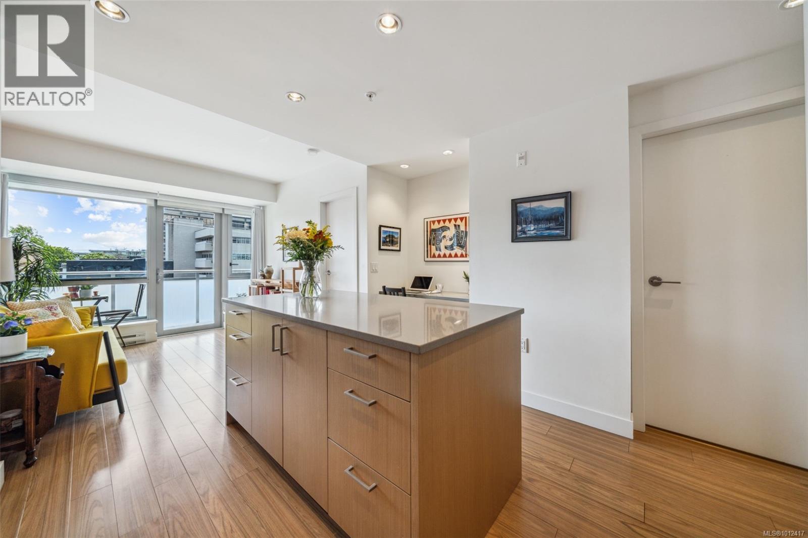 409 838 Broughton Street, Victoria