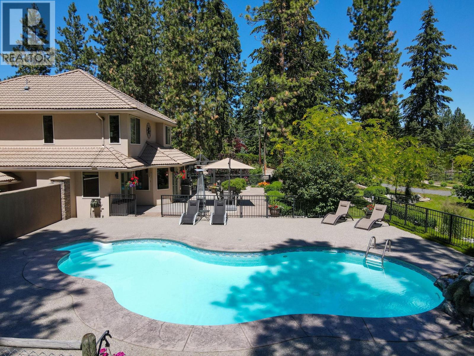 Photo 7 of 4163 Mahonia Drive S, Kelowna BC