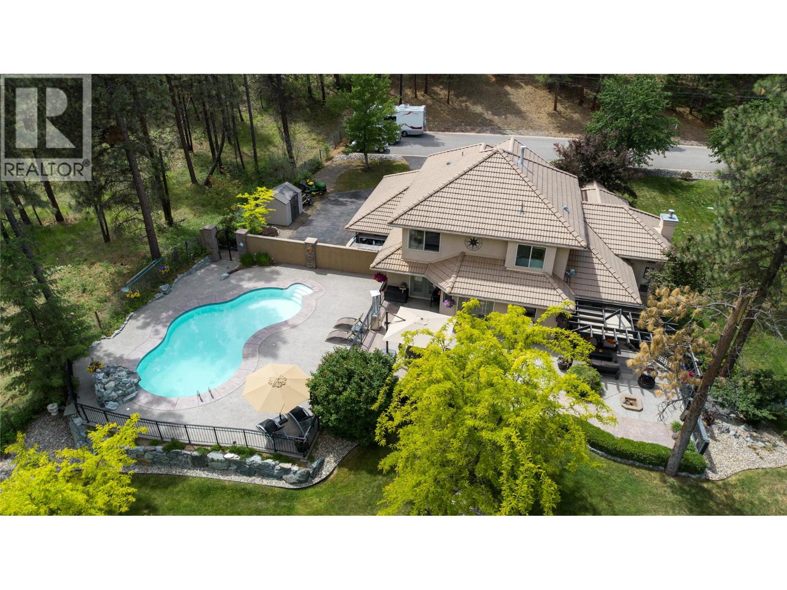 Photo 5 of 4163 Mahonia Drive S, Kelowna BC