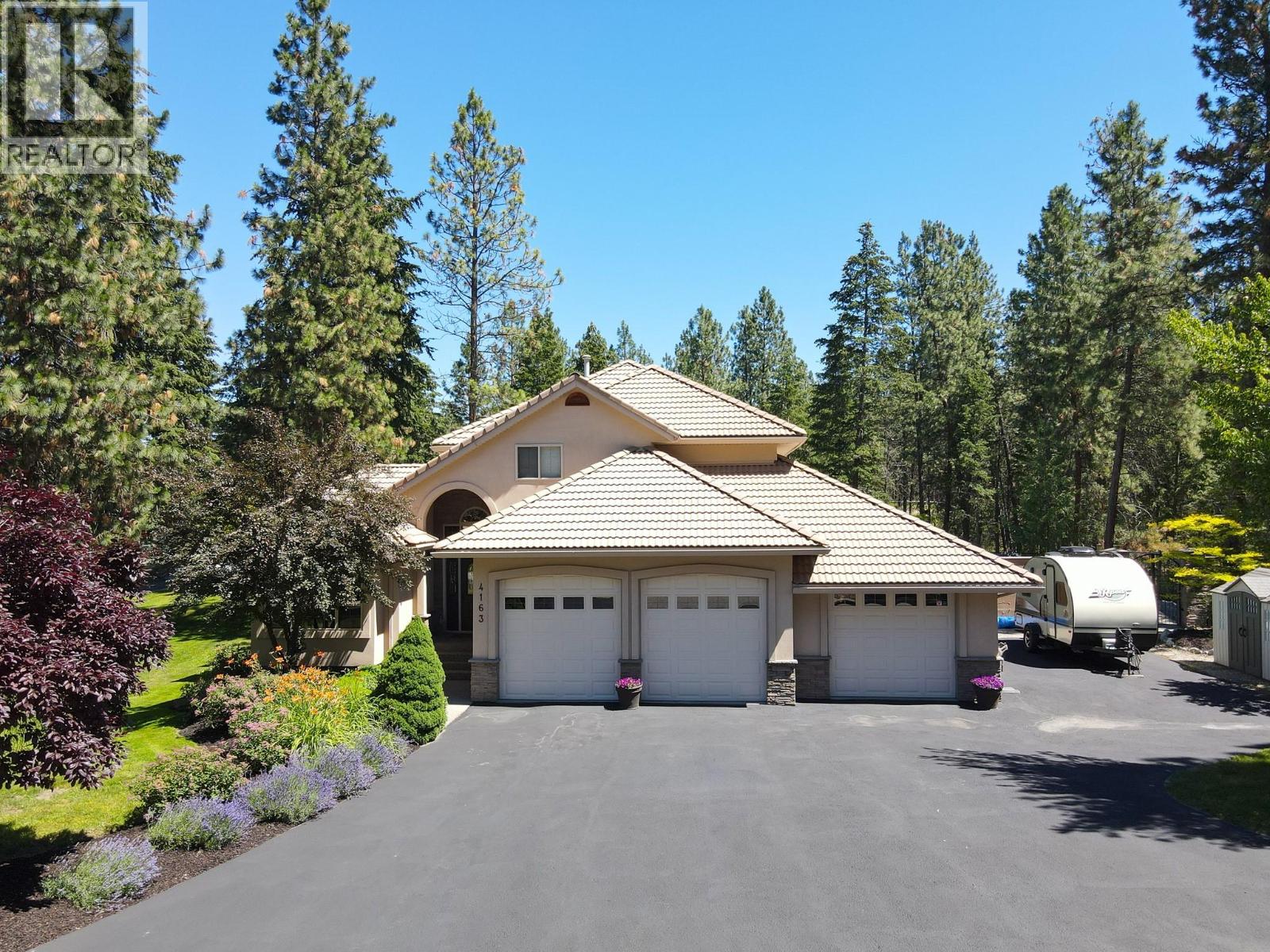 Photo 4 of 4163 Mahonia Drive S, Kelowna BC