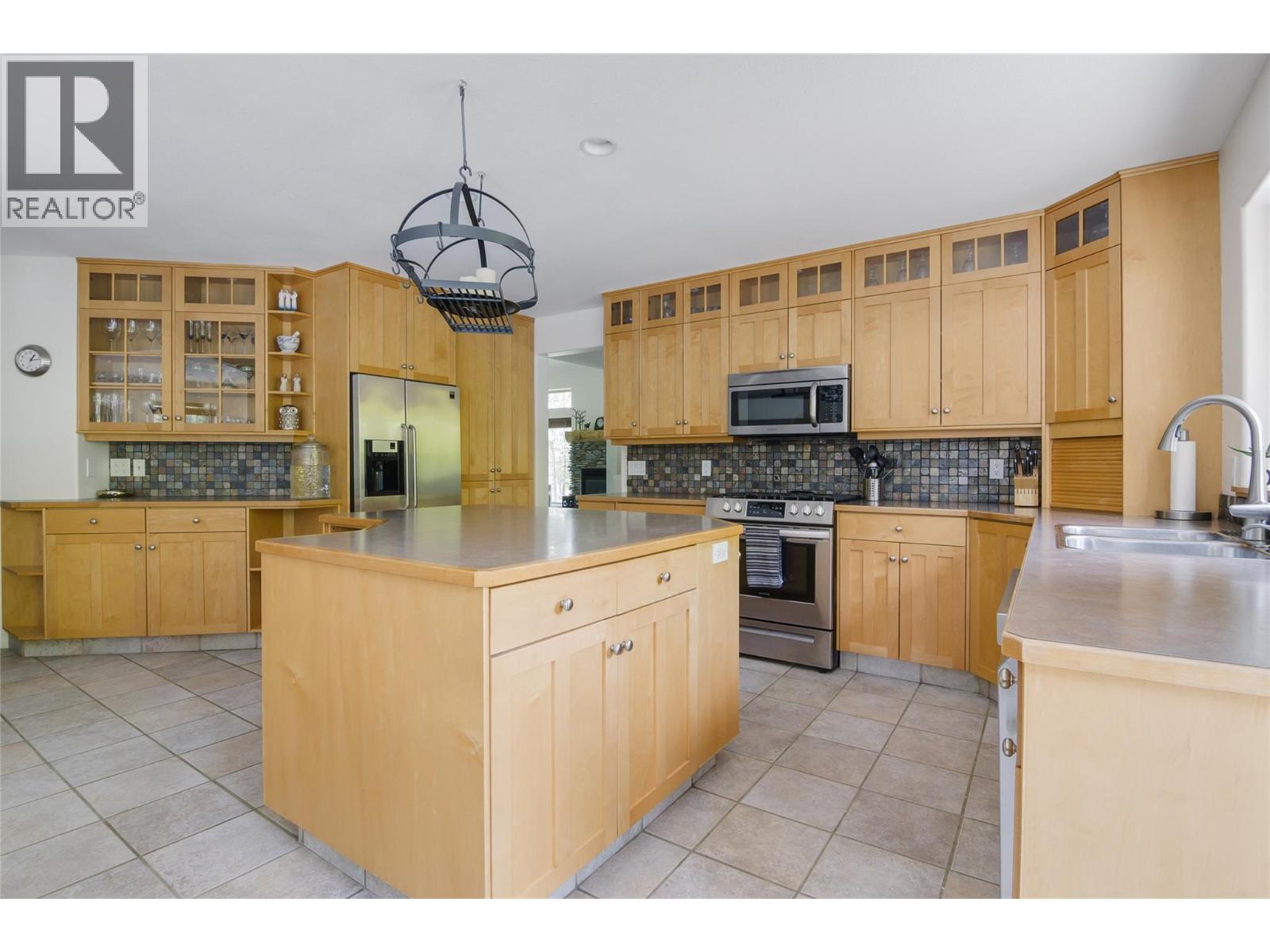 Photo 22 of 4163 Mahonia Drive S, Kelowna BC