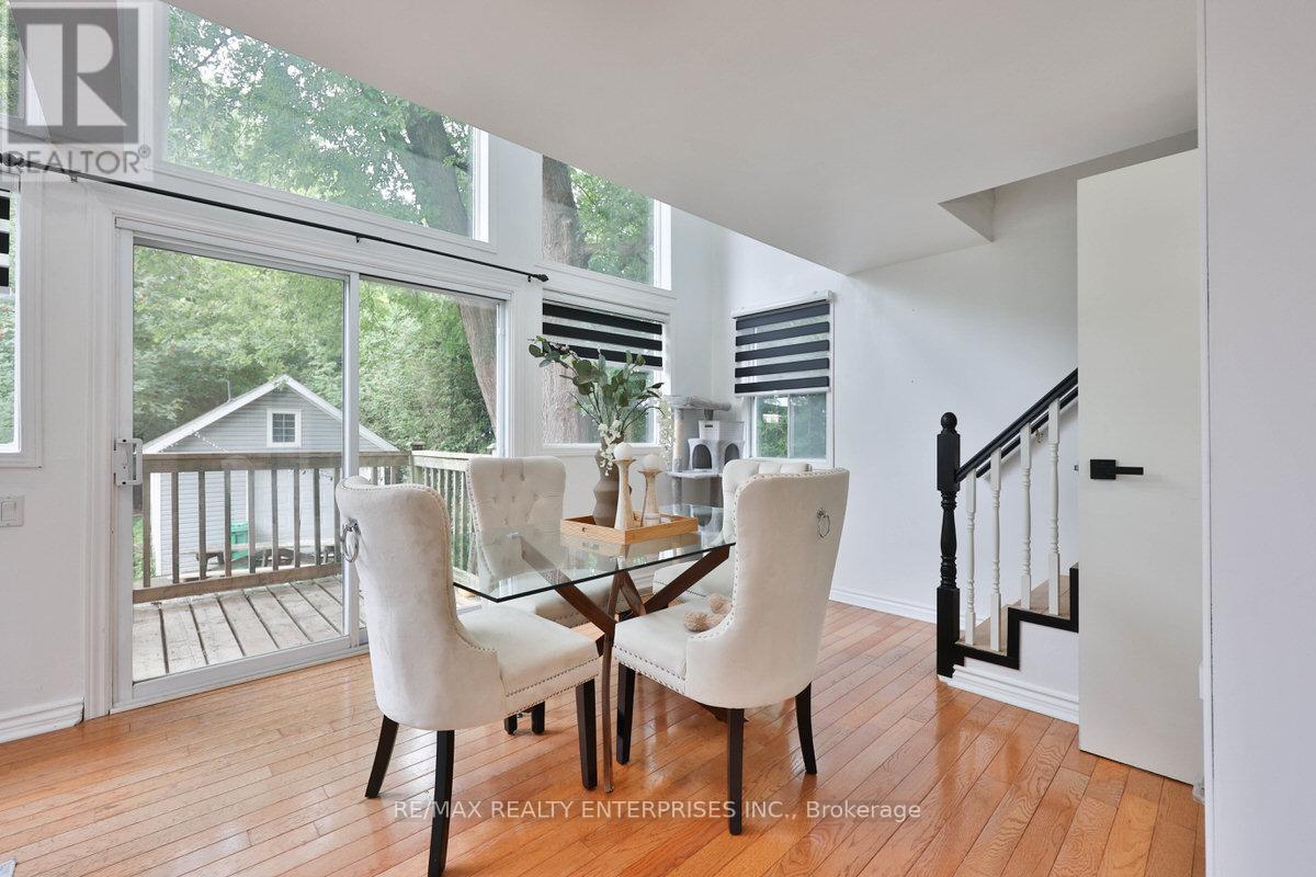Photo 22 of 708 Montbeck Crescent, Mississauga ON