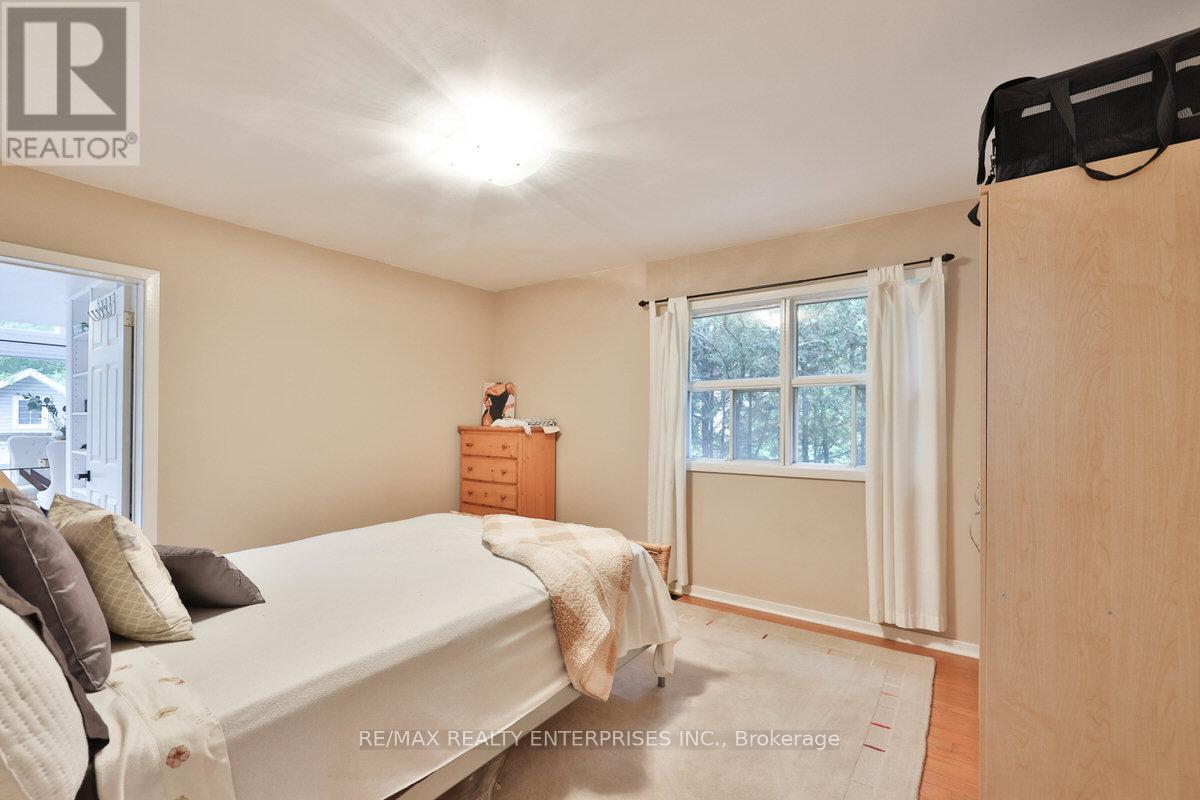 Photo 31 of 708 Montbeck Crescent, Mississauga ON