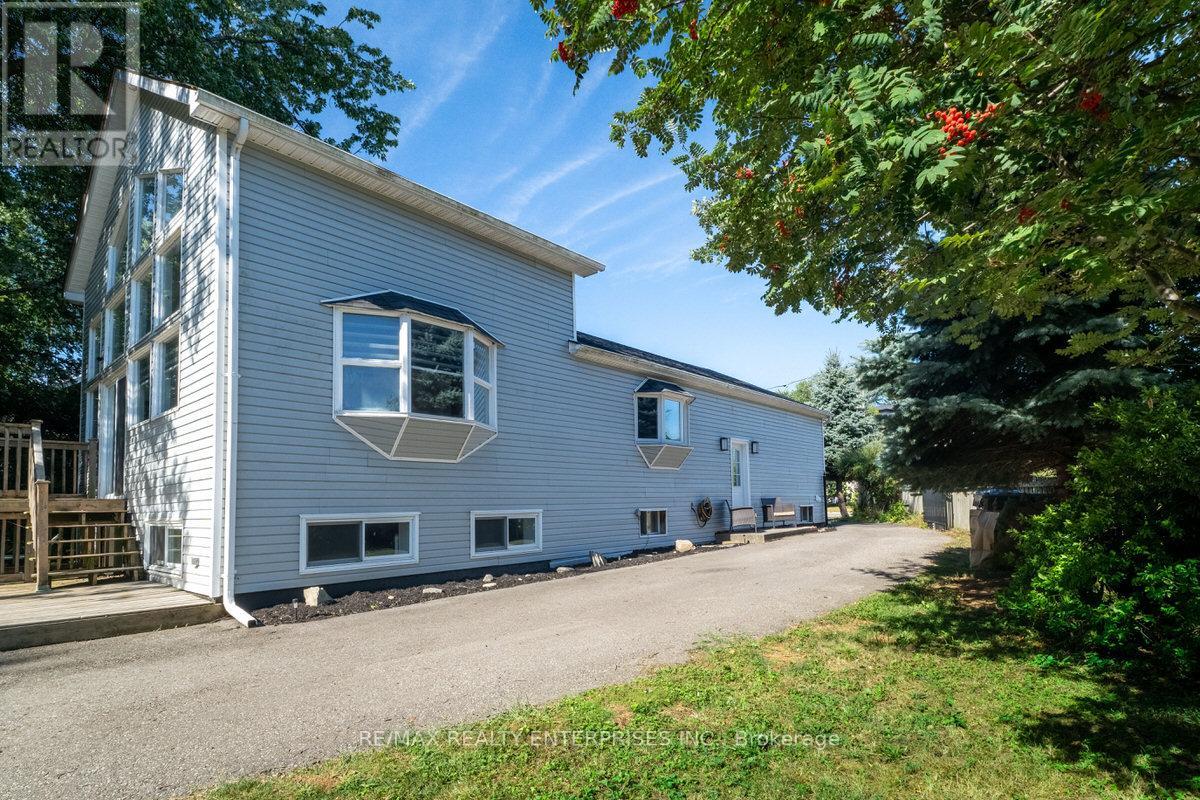 Photo 33 of 708 Montbeck Crescent, Mississauga ON