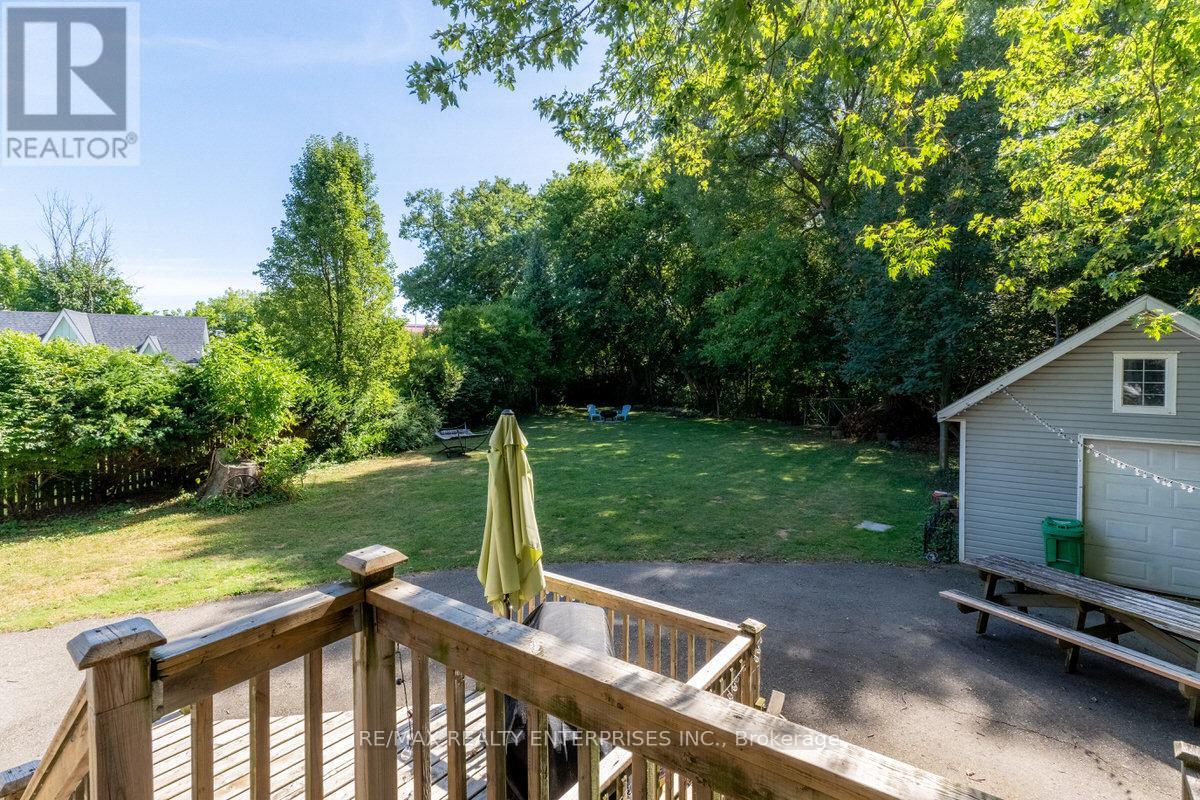 Photo 39 of 708 Montbeck Crescent, Mississauga ON
